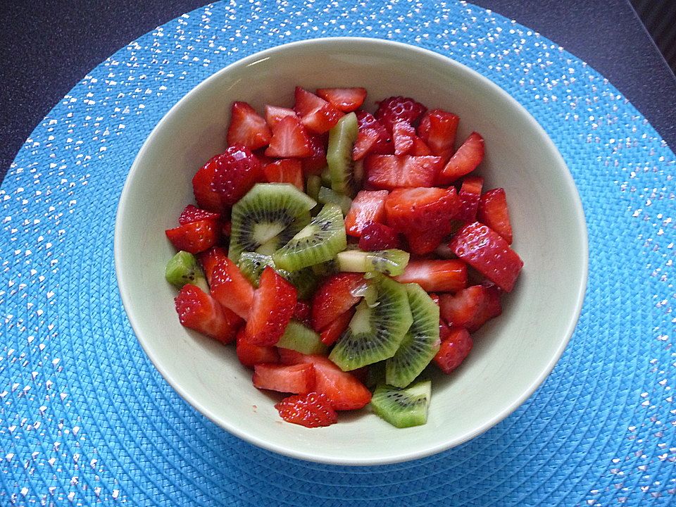 Erdbeer-Kiwi Salat von PeachPie12| Chefkoch