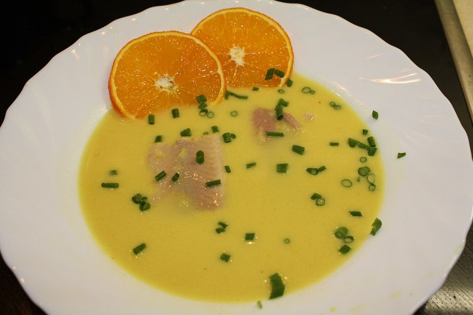Orangen-Schaumsuppe Orangen-Schaumsuppe
