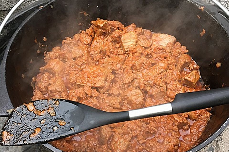 Chili con carne im Dutch Oven