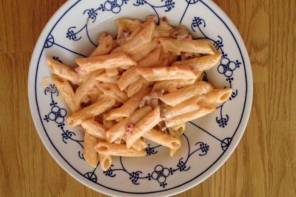 Pasta mit Pfifferling-Sahnesoße