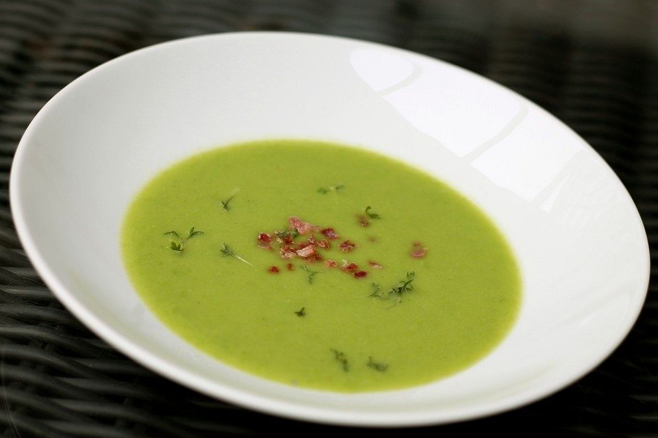 Cremesuppe von Fenchel und Erbsen