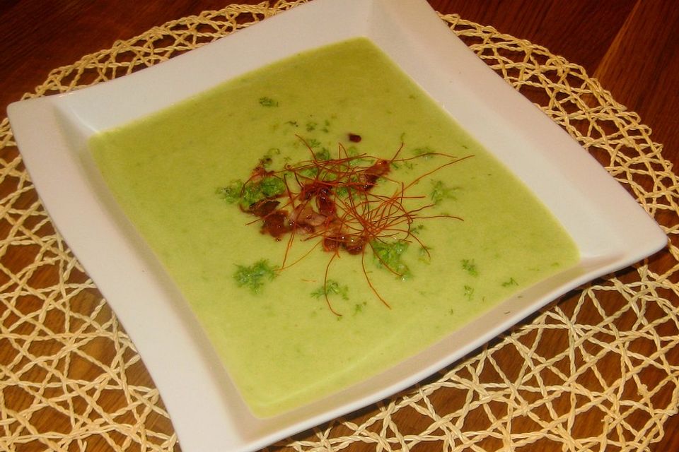 Cremesuppe von Fenchel und Erbsen