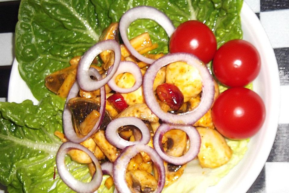 Champignons in fruchtig-würziger Marinade