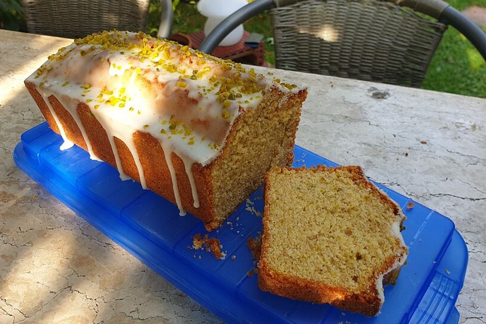 Mandel-Orangen-Kuchen mit Pistazien