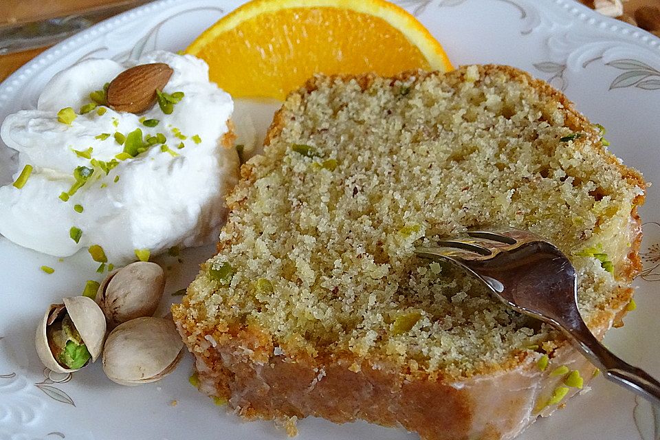 Mandel-Orangen-Kuchen mit Pistazien