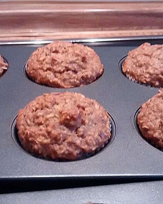 Vegane Apfel-Haferflocken-Walnuss-Muffins
