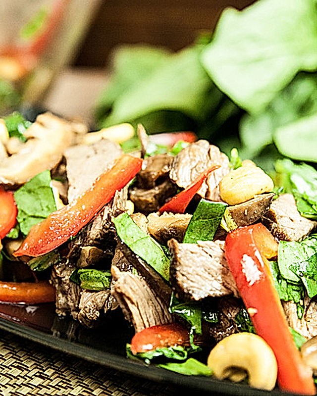 Asiatischer Roastbeef-Salat mit Spinat