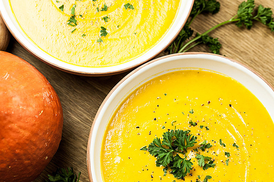 Kürbissuppe mit einem Hauch Curry