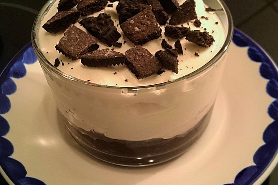 Oreo-Blaubeer-Cheescake im Glas