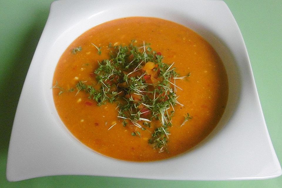 Feurige Paprika-Aprikosen-Suppe