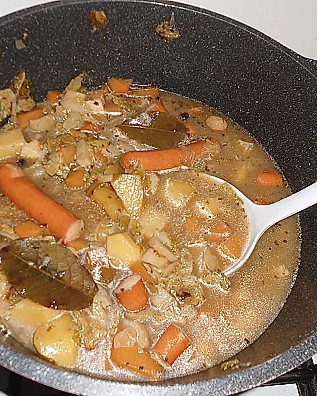 Kartoffel-Pastinaken-Wirsing-Suppe