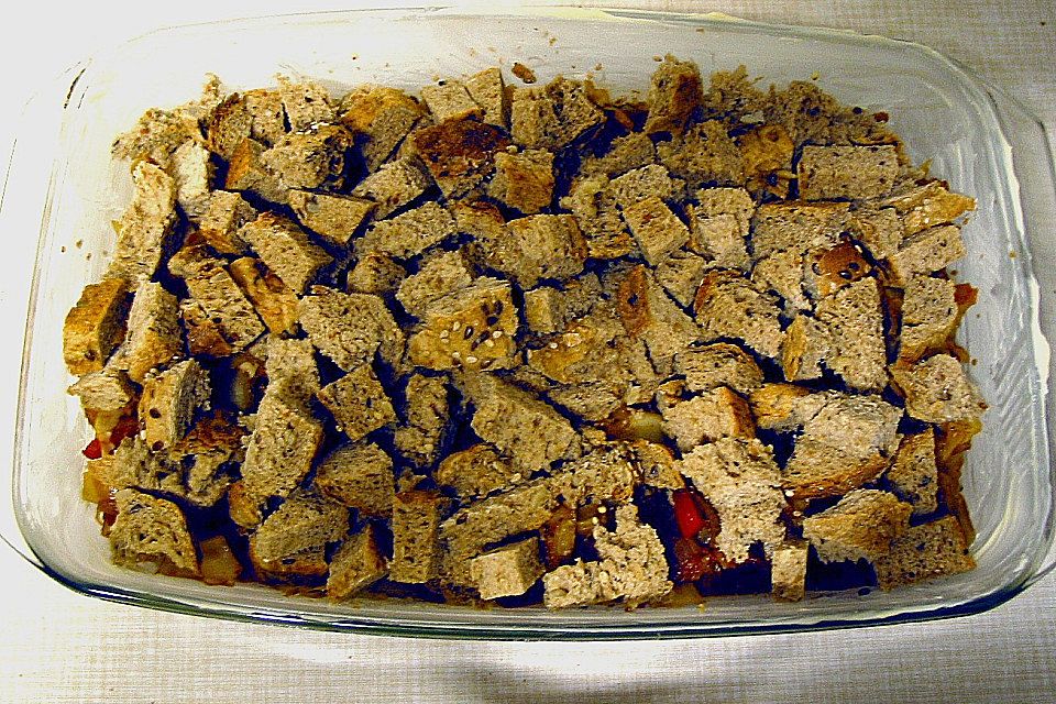 Gemüseauflauf mit Brot