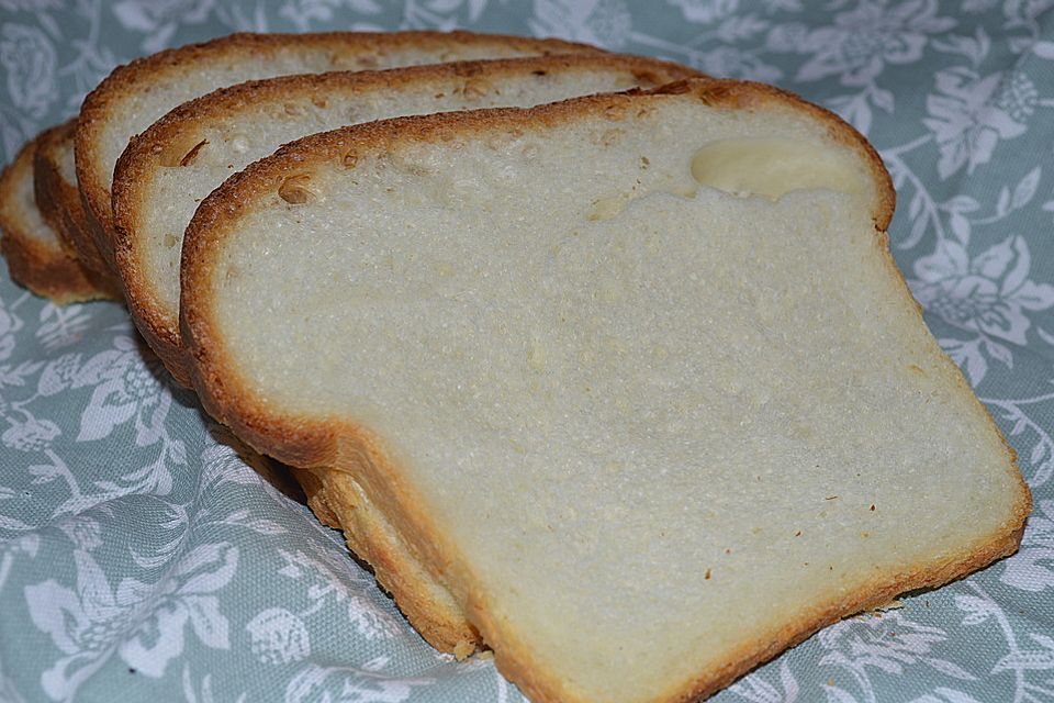 Buttermilch Weißbrot nach Sheila Lukins