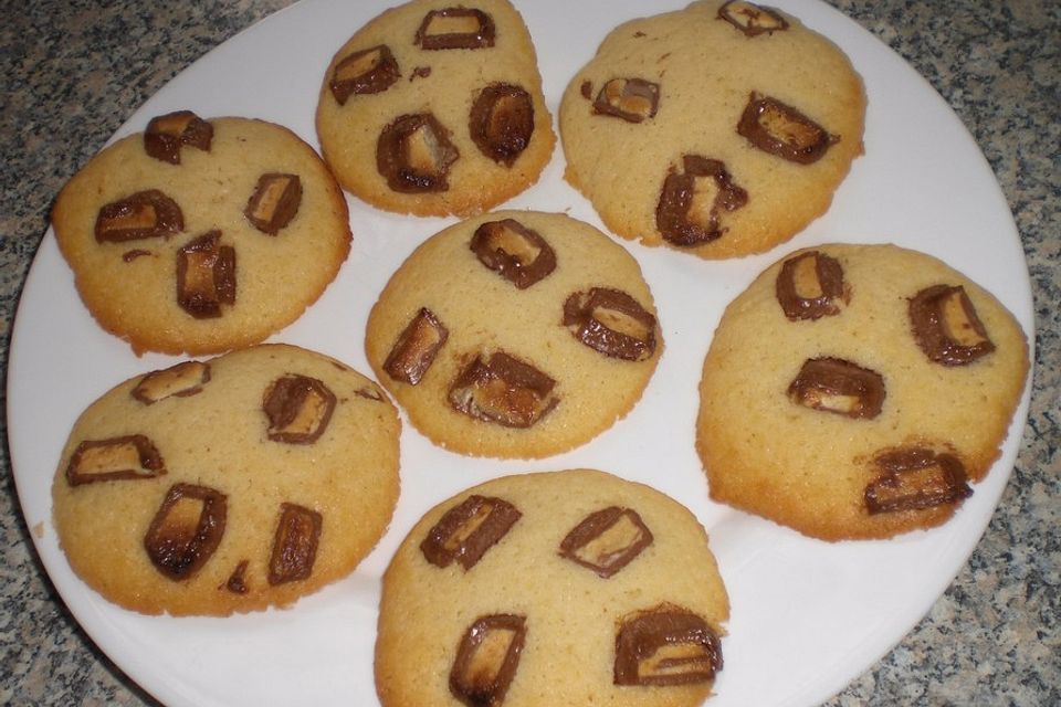 Amerikanische Cookies mit Schokoladenriegeln