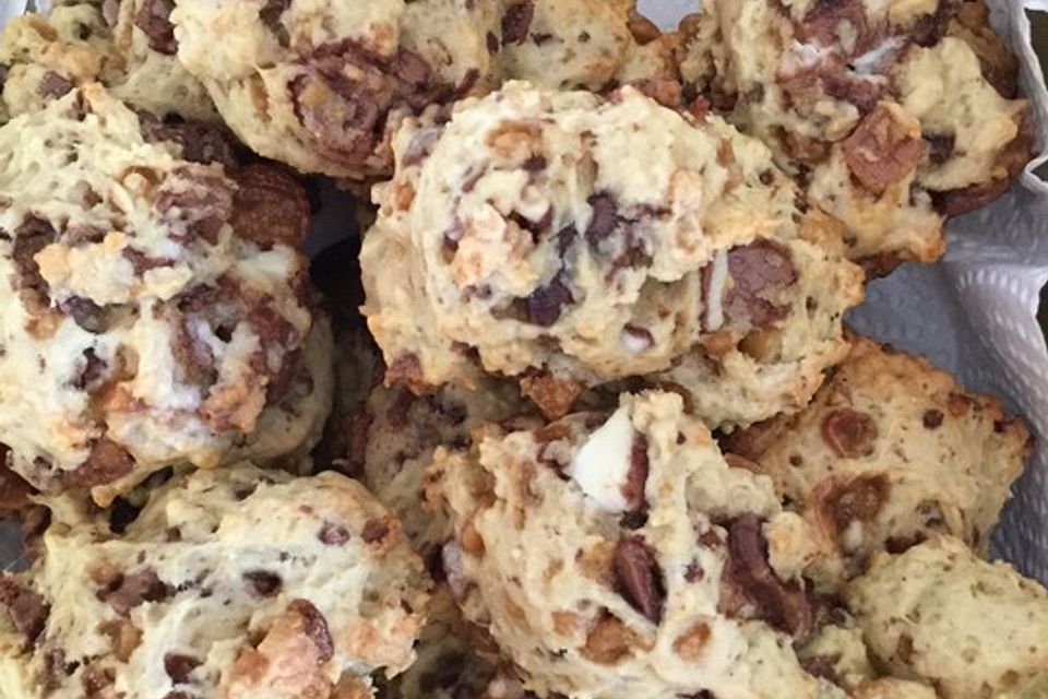 Amerikanische Cookies mit Schokoladenriegeln