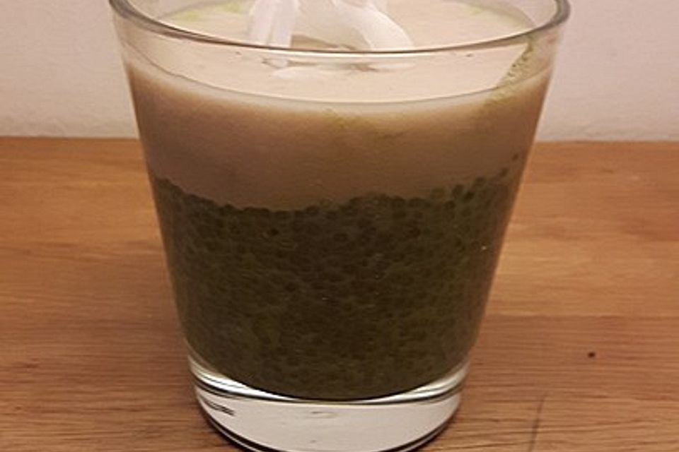 Chia-Matcha-Pudding mit Kokos-Bananencreme