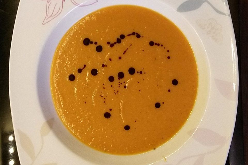 Scharfe Kürbissuppe vom Butternutkürbis