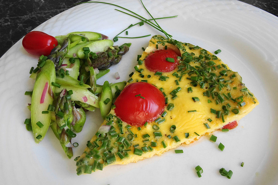 Low carb Tomaten-Omelette mit Spargel