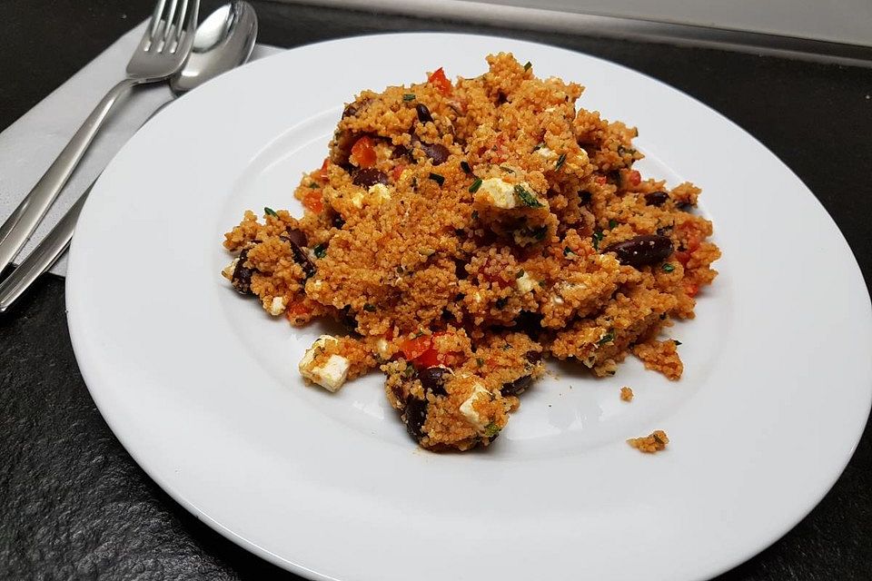 Couscouspfanne mit Paprika, Tomate und Feta