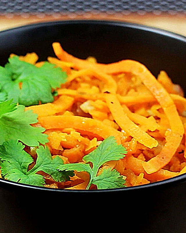Curry aus Süßkartoffel-Streifen