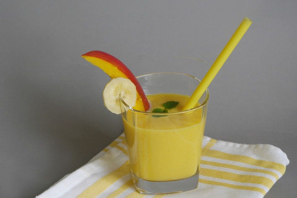 Gelber Smoothie Kurkuma-Mango