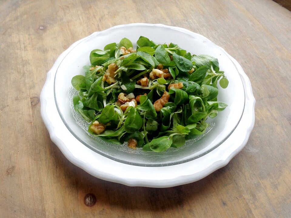 Feldsalat mit Walnüssen und Himbeerdressing| Chefkoch