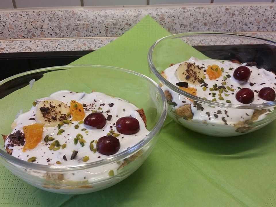 Fruchtiges Bananen-Orangen-Trauben-Trifle von SandySkorpion| Chefkoch