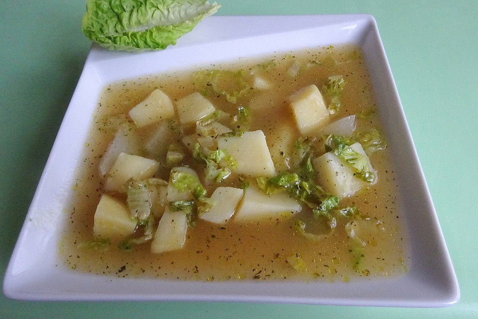 Klare Kohlrabisuppe nach Oma Hedwig