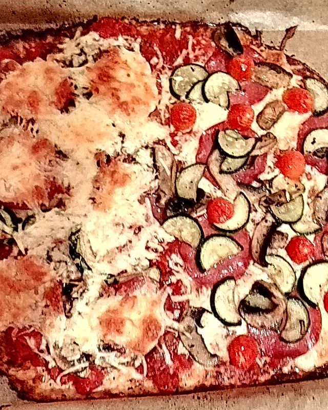 Pizza mit Blumenkohlteig