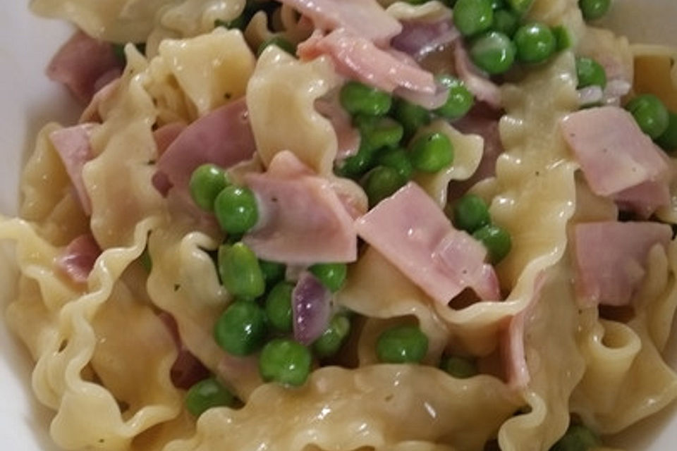 Bienemayas Spaghetti mit Erbsen, Schinken und Käse - Sahnesauce