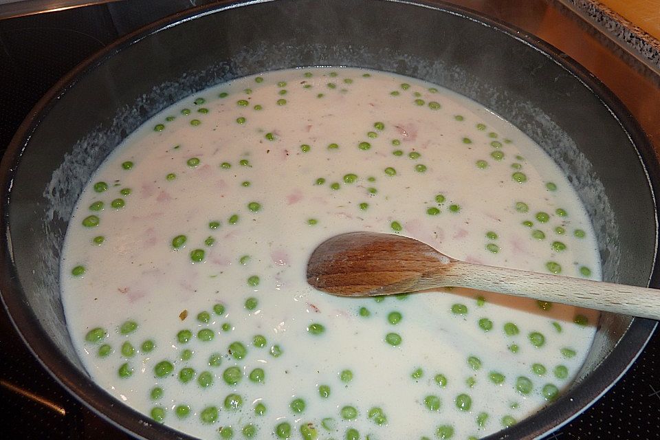 Bienemayas Spaghetti mit Erbsen, Schinken und Käse - Sahnesauce