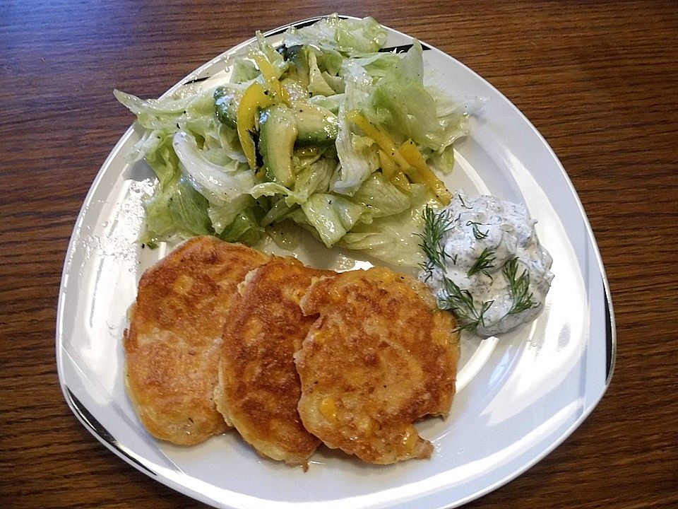 Maisküchlein mit Salat und Dip von KochMaus667| Chefkoch