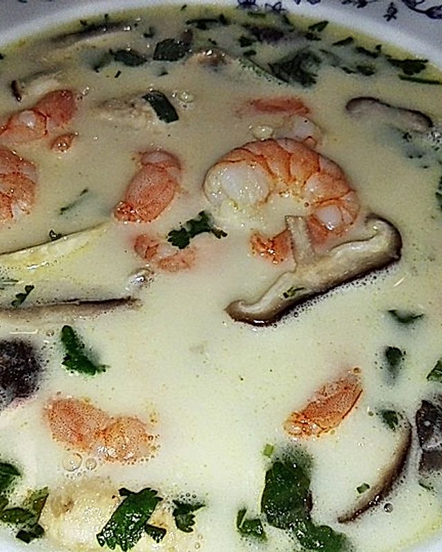 Kokos-Zitronengras-Suppe mit Garnelen