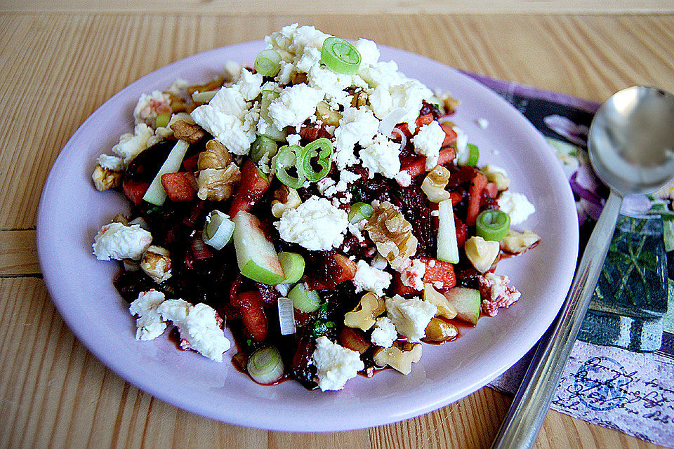 Rote-Bete-Salat mit Feta-Käse