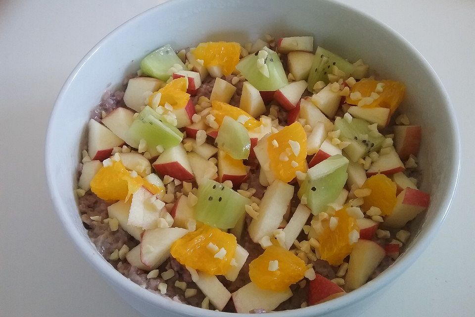 Oatmeal mit Beeren und Mandeln