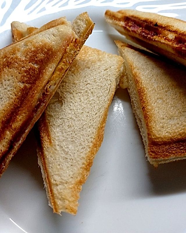 Herzhafte Sandwiches aus dem Sandwichmaker