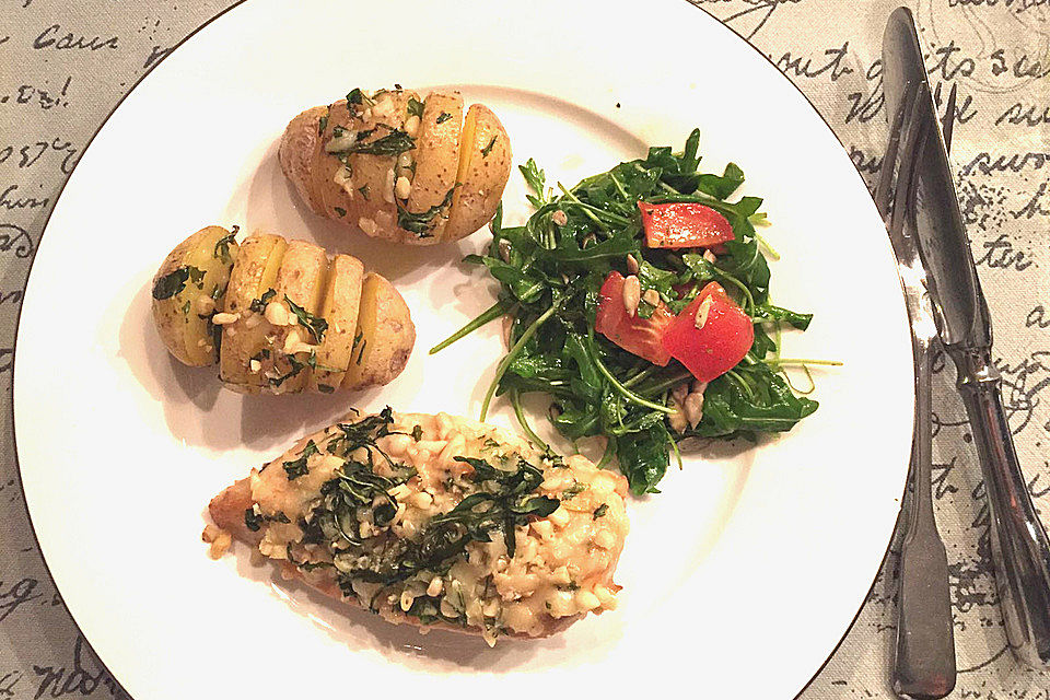 Hähnchenbrustfilets mit Rucola und Parmesan gratiniert