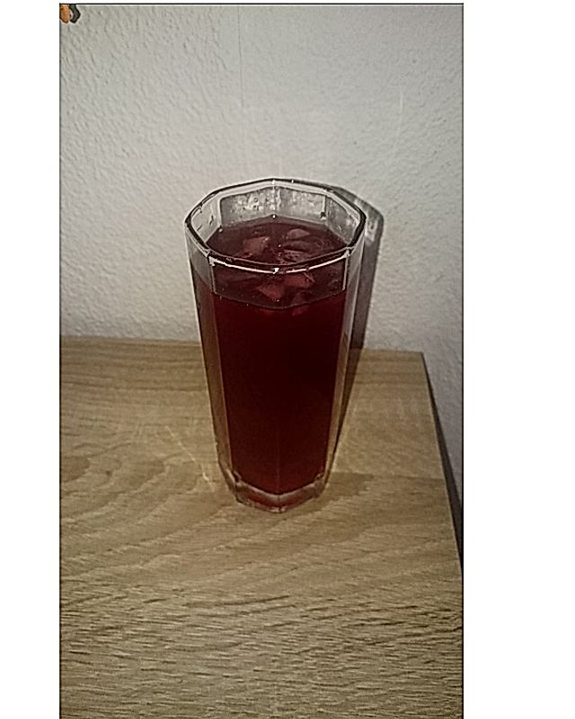 Eiskalter Frucht-Cocktail