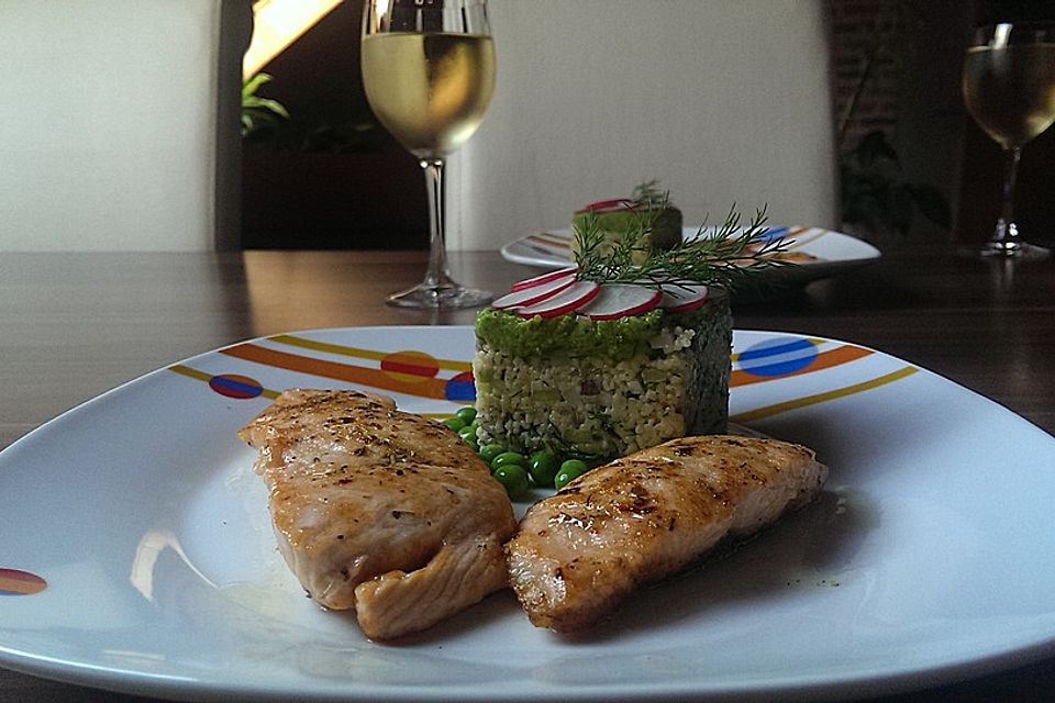 Gurken-Radieschen-Couscous mit Erbsen-Minzpüree