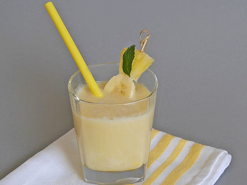 Ananas-Bananen-Milchshake mit Mandelmilch von ars_vivendi| Chefkoch