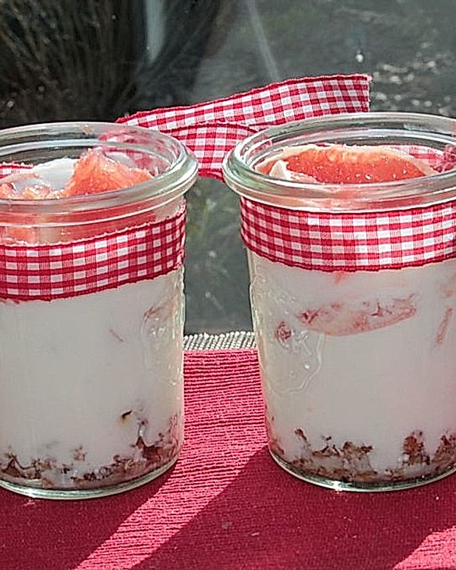 Grapefruit-Trifle mit Sauerrahm-Joghurt-Creme und Crunch