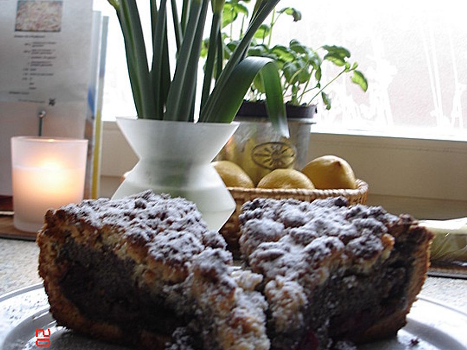 Kirsch-Mohn-Kuchen mit Marzipanstreuseln von Kochfan ...