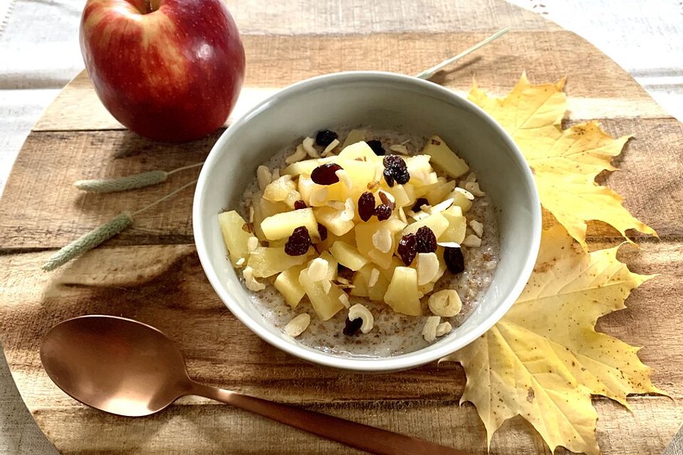 Oatmeal mit Obst und Mandelmus