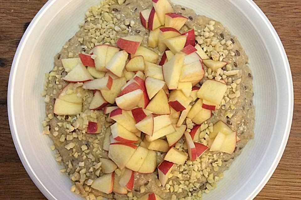 Oatmeal mit Obst und Mandelmus