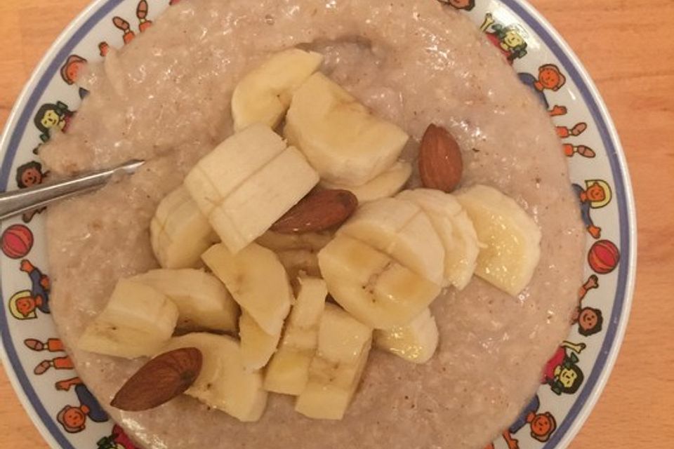 Oatmeal mit Obst und Mandelmus