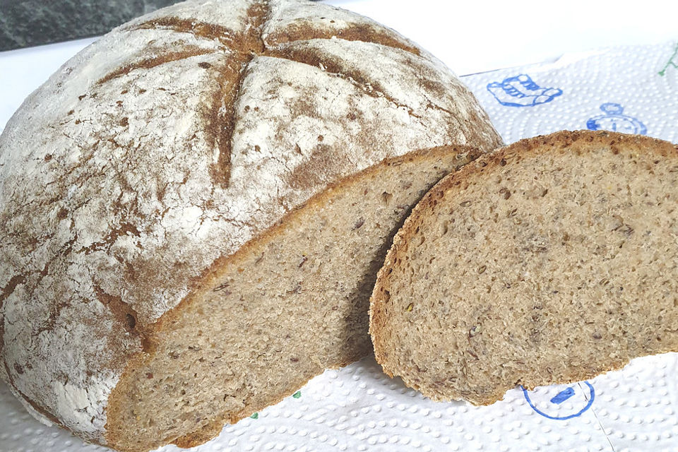 Dinkelmischbrot mit Chiasamen und Flohsamen