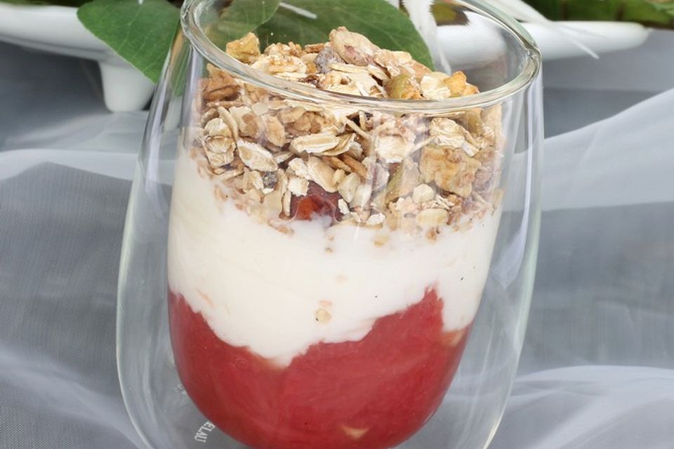 Grapefruit-Joghurt mit Crunchy-Müsli