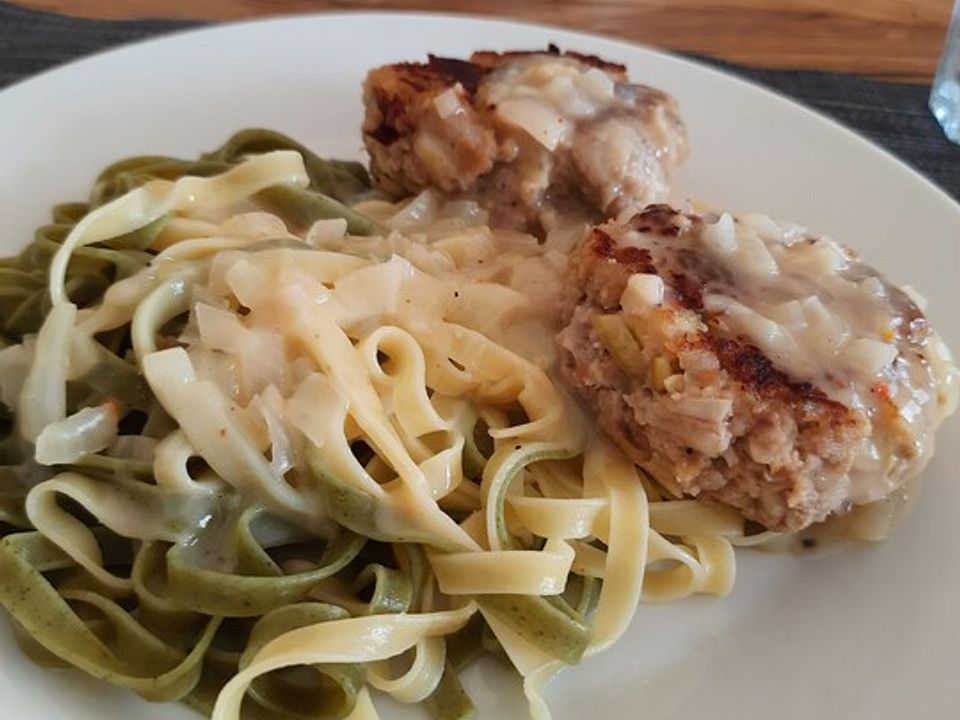 Apfel-Zwiebel-Frikadellen mit Apfelweinsauce von trekneb| Chefkoch