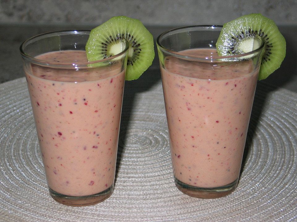 Erdbeer-Pfirsich-Kiwi-Smoothie von KaMüWe| Chefkoch