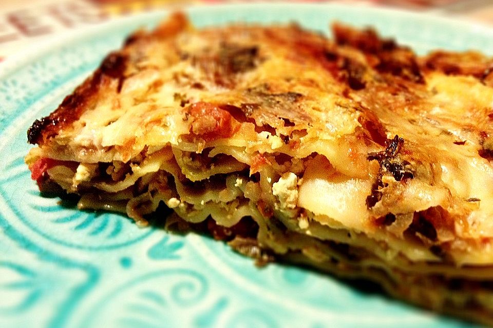 Grünkohl-Lasagne mit karamellisierten Zwiebeln